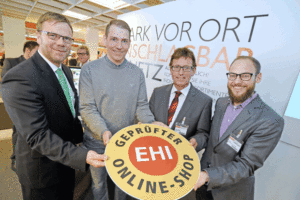 Stefan Paffenholz (EK/servicegroup), Nils Holm (Johannes Zierleyn KG), Volker Vetter (Nesemann GmbH) und Julian Wirtler (EHI Retail Institute GmbH, v.l.n.r.)